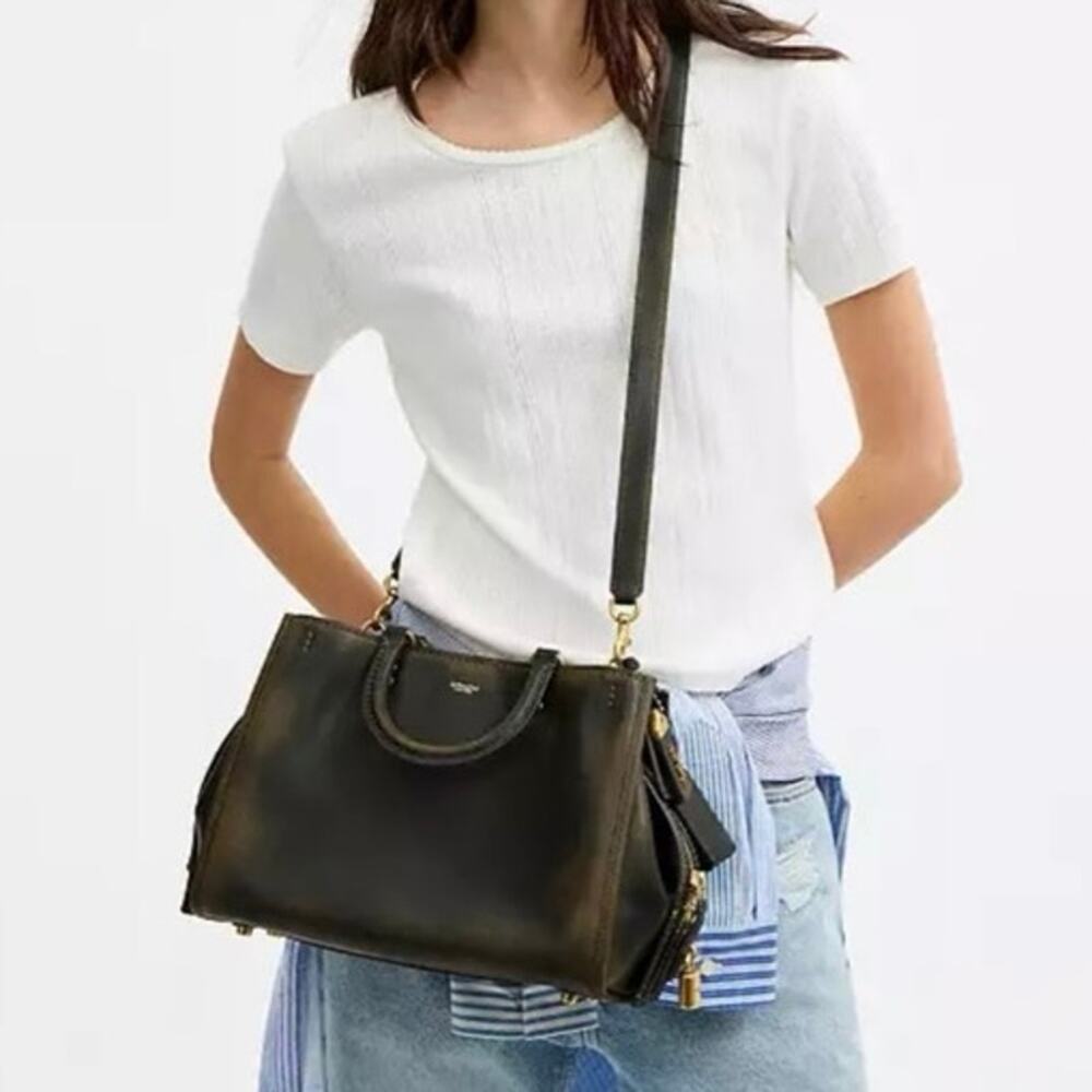 Coach Rogue Bag 31
In Loved Leather Brass /Green - Picture 14 of 15